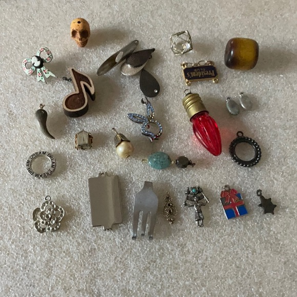 Vintage Jewelry - Vintage pendent lot (25)